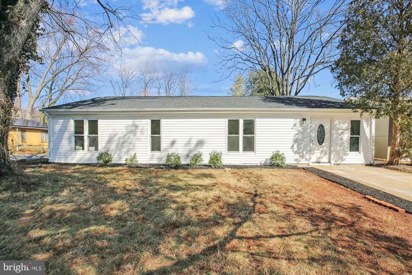 8325 SHADY SPRING DR,GAITHERSBURG,MD,20877,MONTGOMERY - MDMC2166790